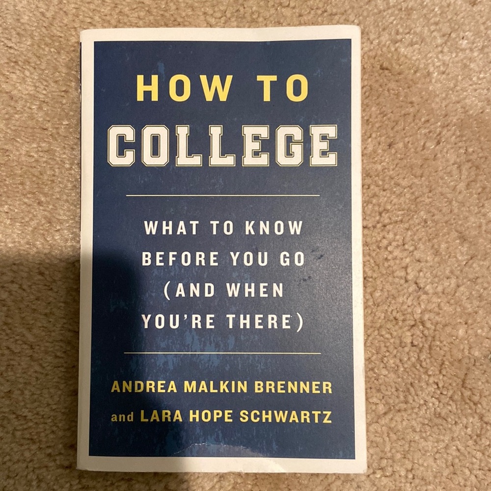 SALE‼️’HOW TO COLLEGE’ BOOK